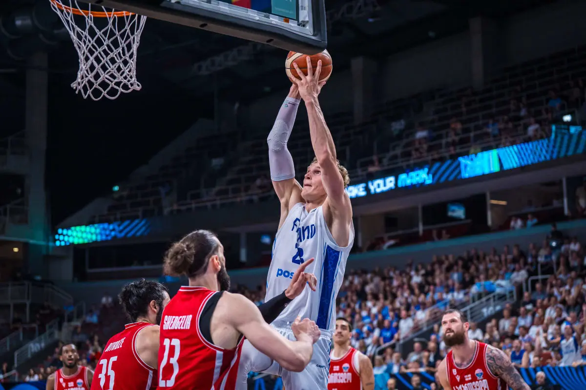 国队争夺一, 发锋线球星, 次犯规 国队争夺一, 发锋线球星, 次犯规