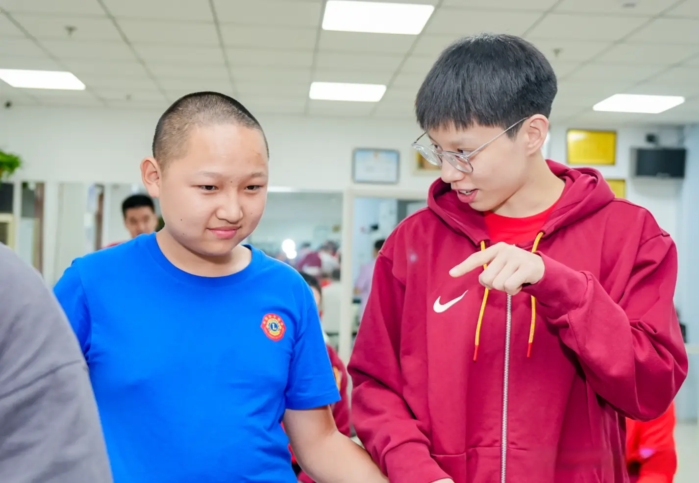 div, 人士服务工 div, 人士服务工