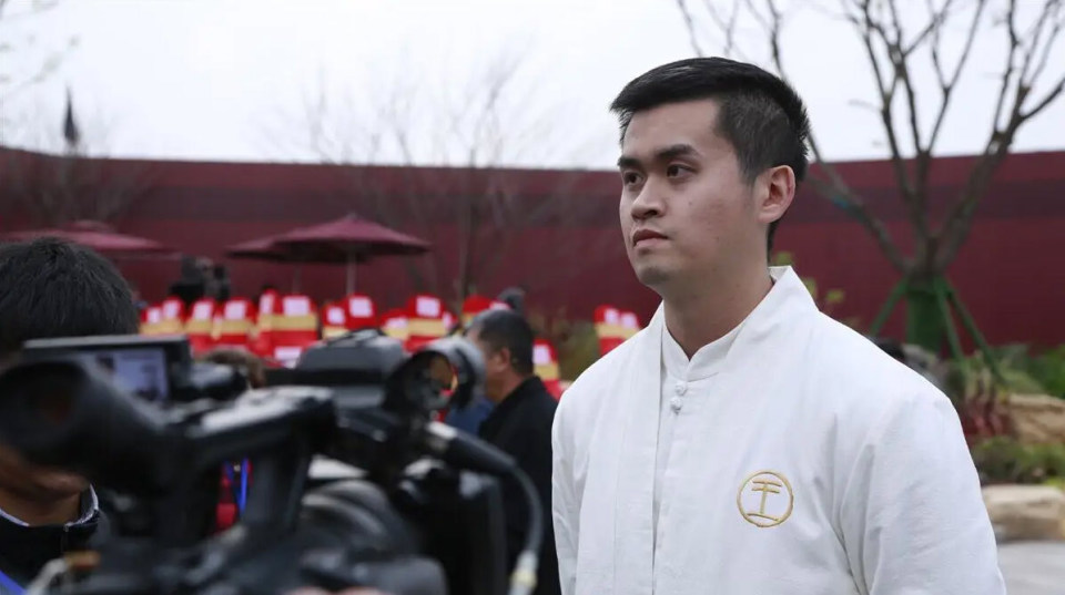 事件爆发, 退出杭州亚 事件爆发, 退出杭州亚