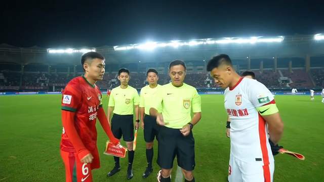 亚泰禁区内, 脚下 亚泰禁区内, 脚下